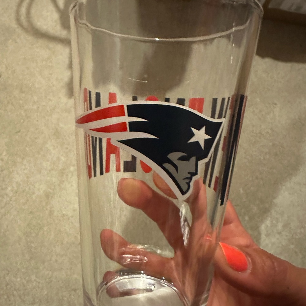 NFL Patriots Logo Pint Glass